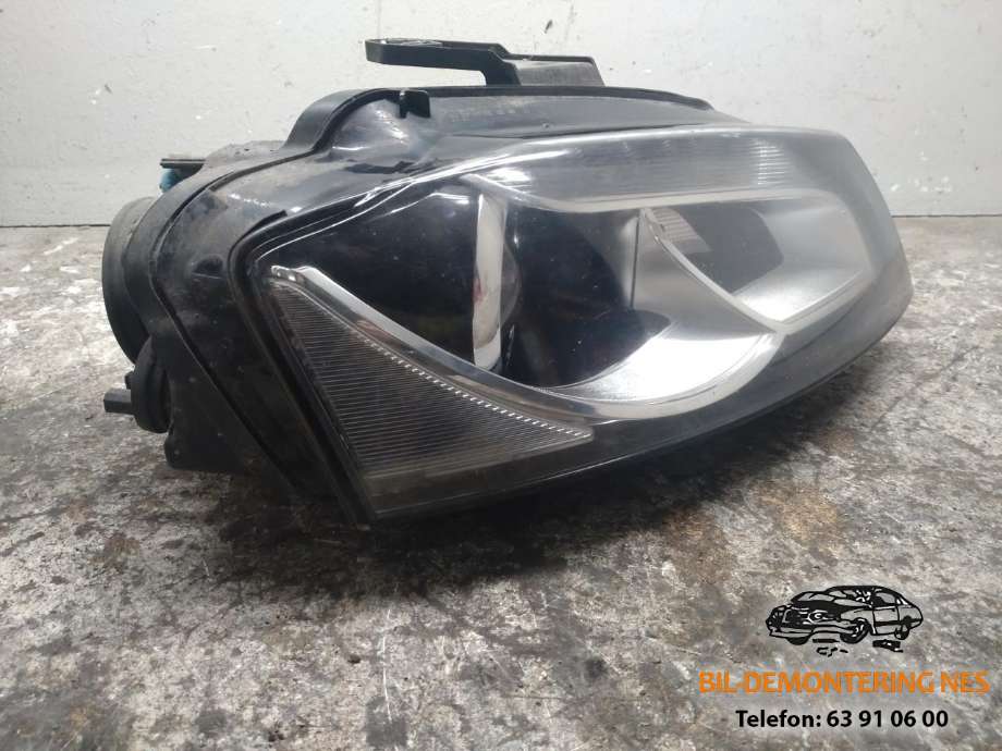 Frontlykt høyre xenon til Audi A3 2009-2012 (Type II, Fase 2) (HELLA/AUDI|8P0941004BE|)