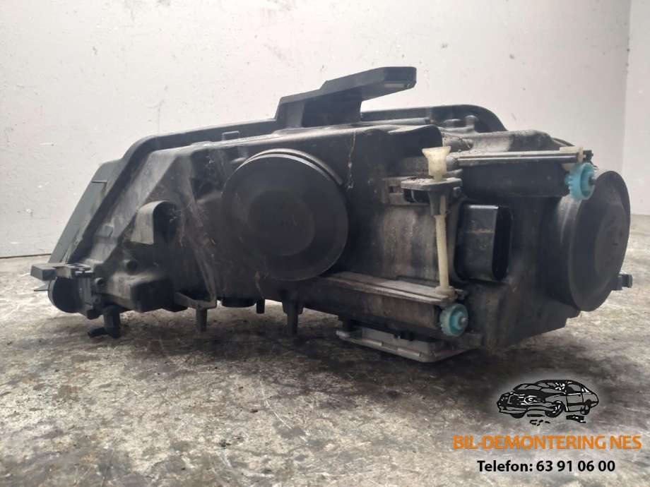 Frontlykt høyre xenon til Audi A3 2009-2012 (Type II, Fase 2) (HELLA/AUDI|8P0941004BE|)
