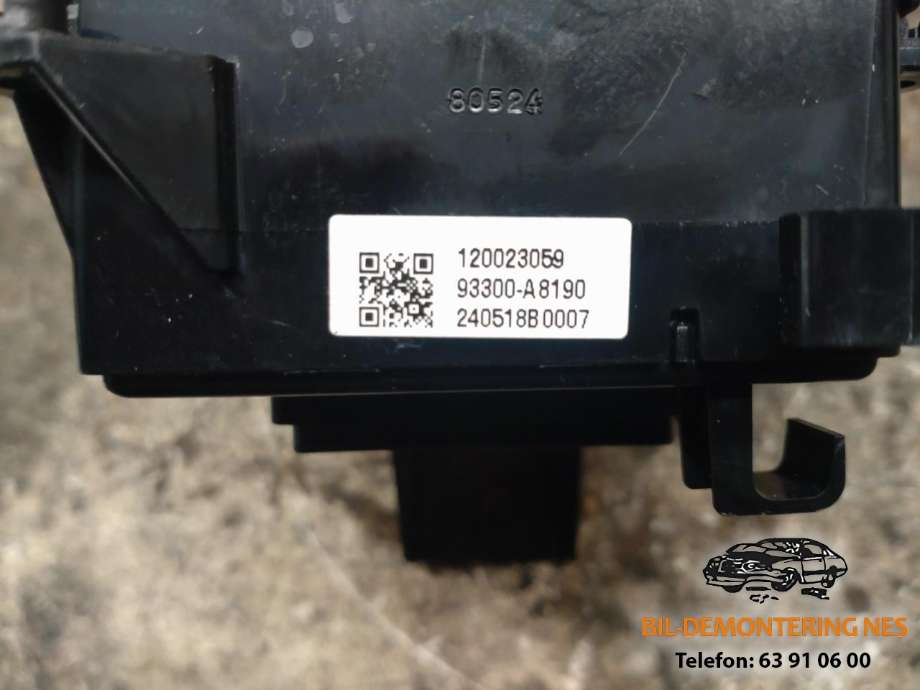 Bryter elektrisk håndbrekk/parkbrems til VW Caddy 1995-2004 (Type II)  (120023059|93300A8190|240518B0007)