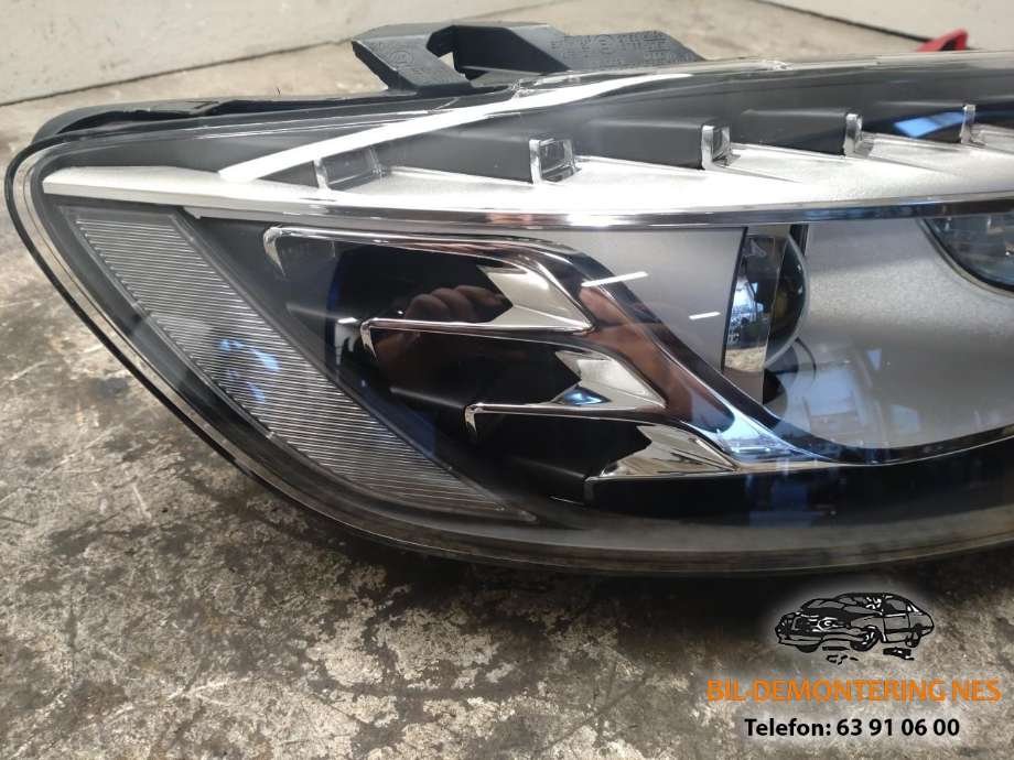 Frontlykt høyre xenon til Audi Q7 2010-2015 (Type I, Fase 2)  (VALEO|89321269|044142|)