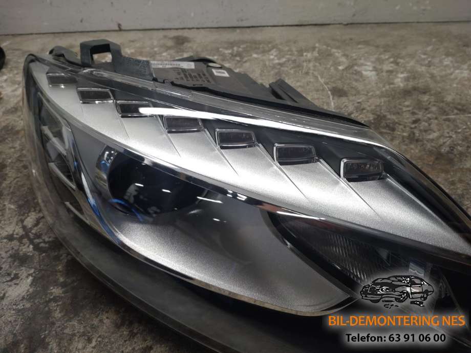 Frontlykt høyre xenon til Audi Q7 2010-2015 (Type I, Fase 2)  (VALEO|89321269|044142|)