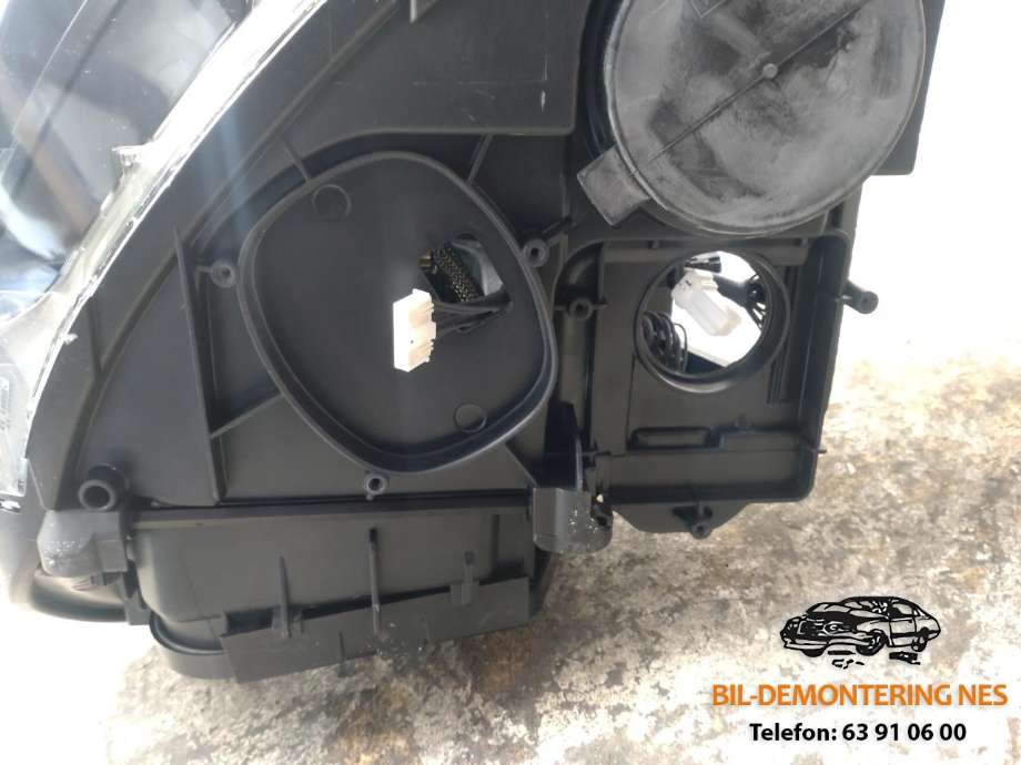 Frontlykt høyre xenon til Audi Q7 2010-2015 (Type I, Fase 2)  (VALEO|89321269|044142|)