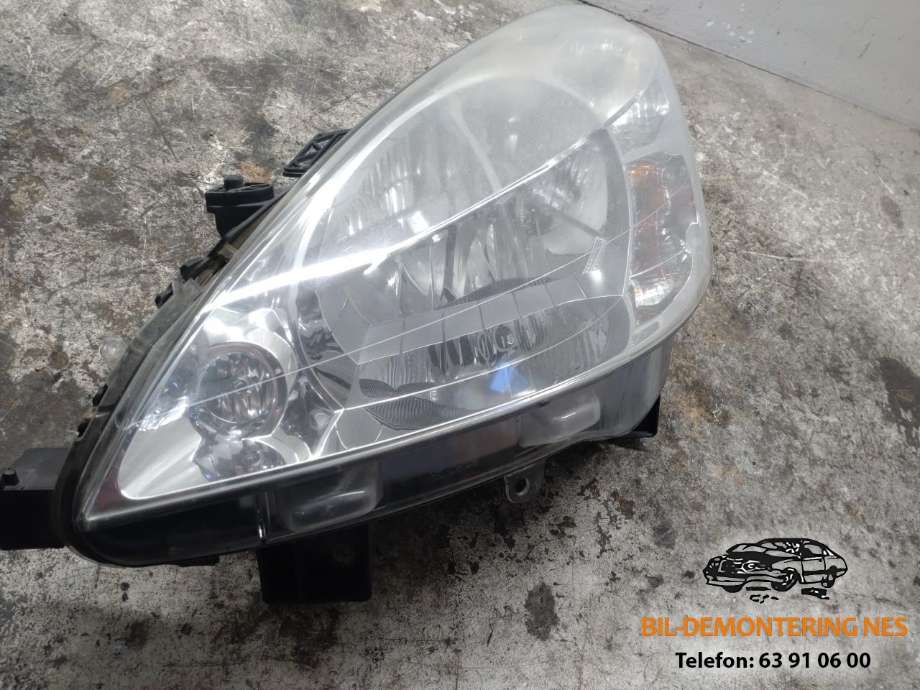 Frontlykt venstre halogen til Peugeot Partner, 2008-2015 (Type II, Fase 1)  (VALEO|9682829380)