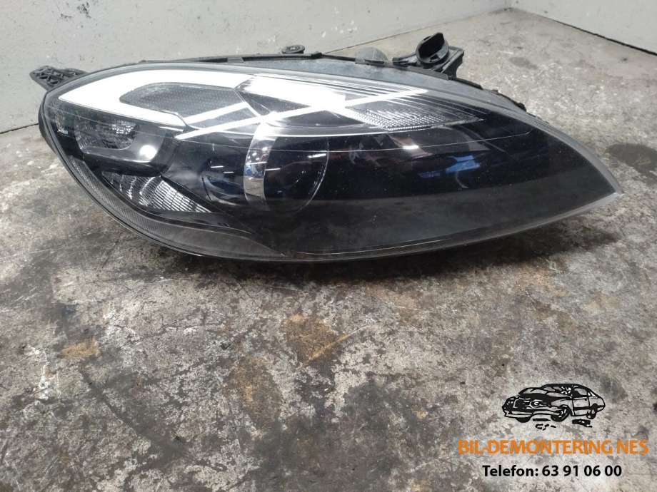 Frontlykt høyre xenon til Volvo V40 2012-2019  (VOLVO|31283333|)