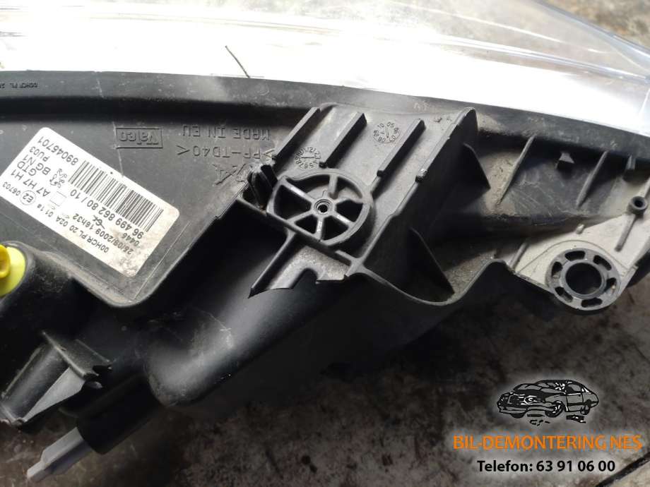 Frontlykt venstre halogen til Peugeot 207 2006-2012  (9649986280|)