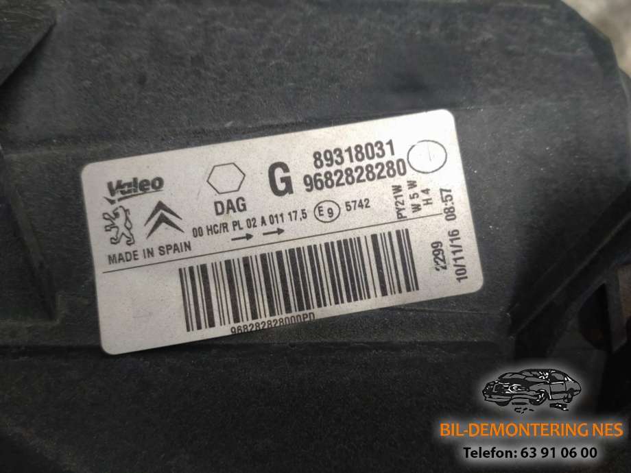 Frontlykt venstre halogen til Peugeot Partner 2015-2019 (Type II, Fase 2)  (89318031|9682828280|)