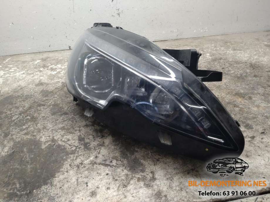Frontlykt høyre full-LED til Peugeot 308, 2013-2021 (Type II)  (9677832380)