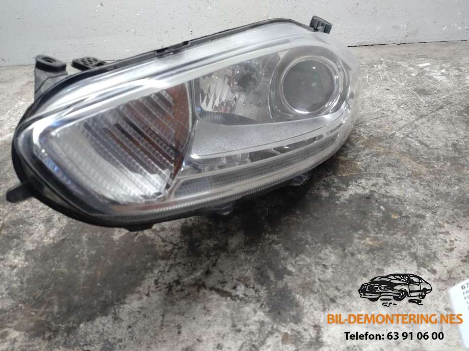Frontlykt venstre halogen til Ford Fiesta, 2013-2017 (Type VI, Fase 2)  (C1BB13W030CG)