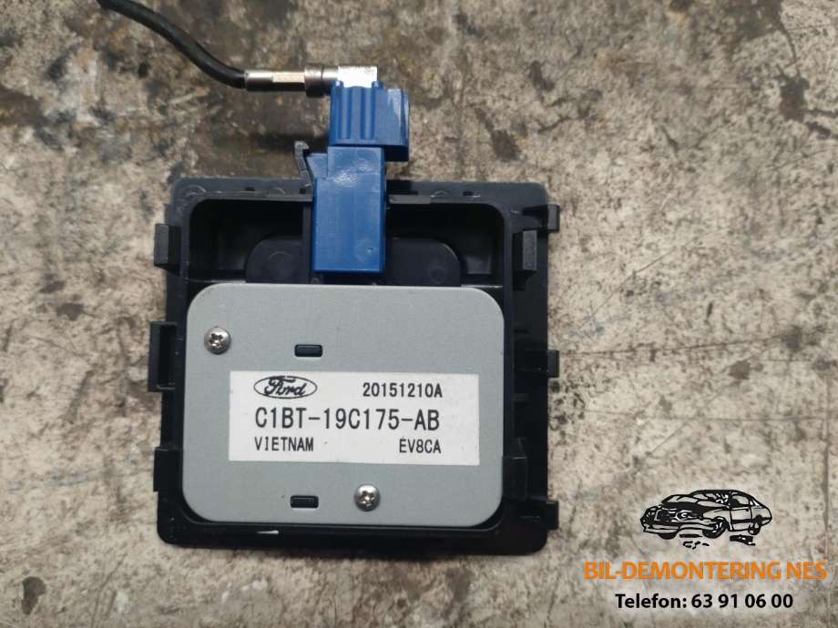 Antenne forsterker til Ford Fiesta, 2013-2017 (Type VI, Fase 2)  (C1BT-19C175-AB)