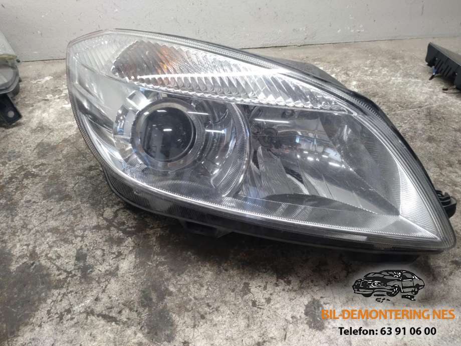 Frontlykt høyre halogen til Ford Focus, 2008-2010 (Type II, Fase 2)