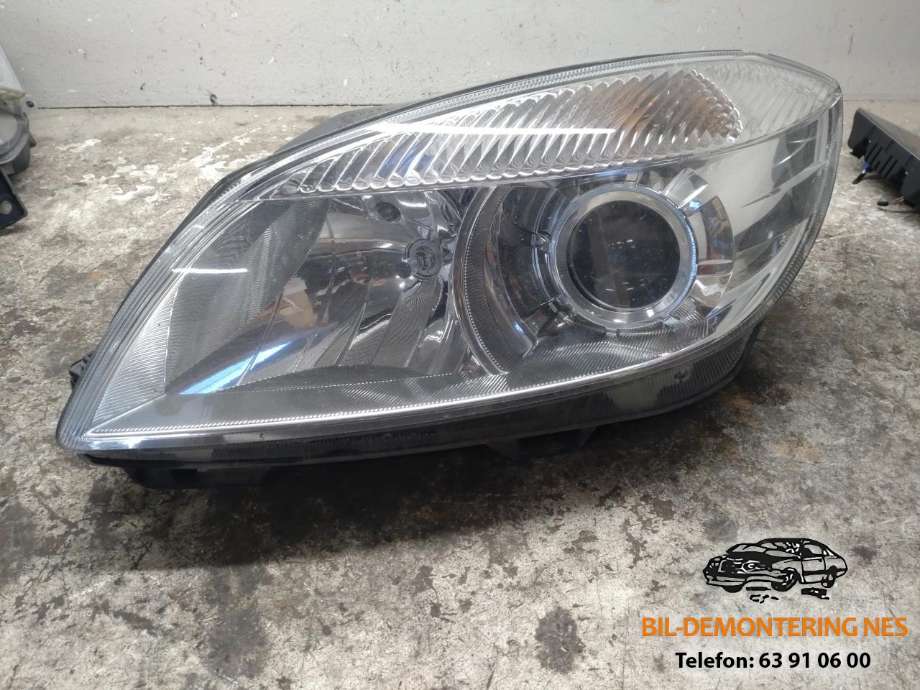 Frontlykt venstre halogen til Ford Focus 2008-2010 (Type II, Fase 2)