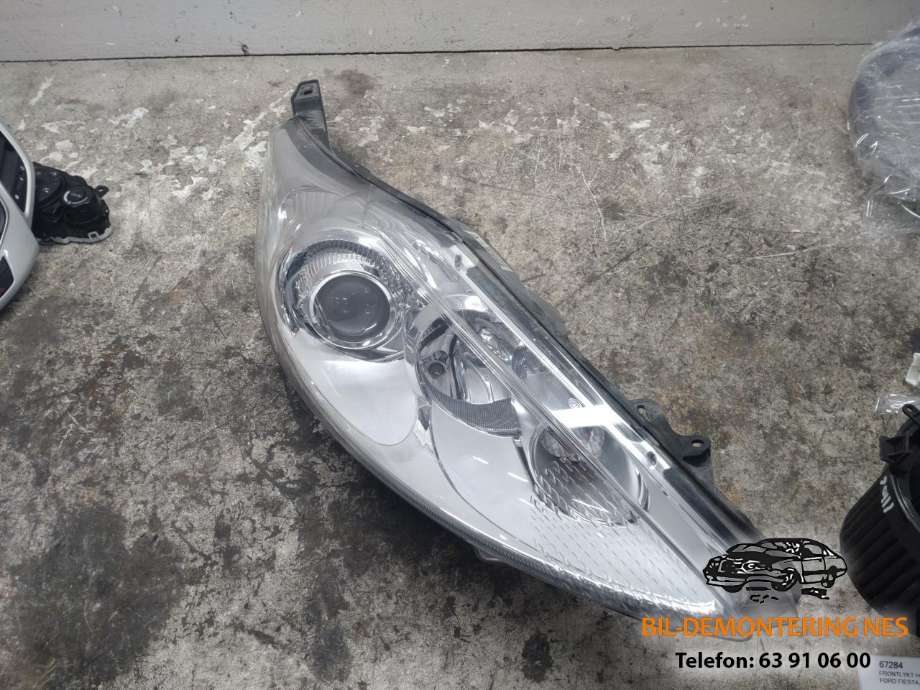 Frontlykt høyre halogen til Ford Fiesta 2008-2012 (Type VI, Fase 1)  (247045-06|8A61-13W029-CG|)