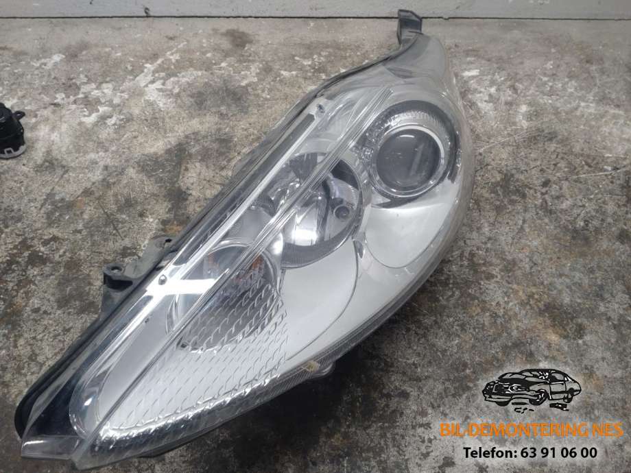 Frontlykt venstre halogen til Ford Fiesta, 2008-2012 (Type VI, Fase 1)  (247045-05)