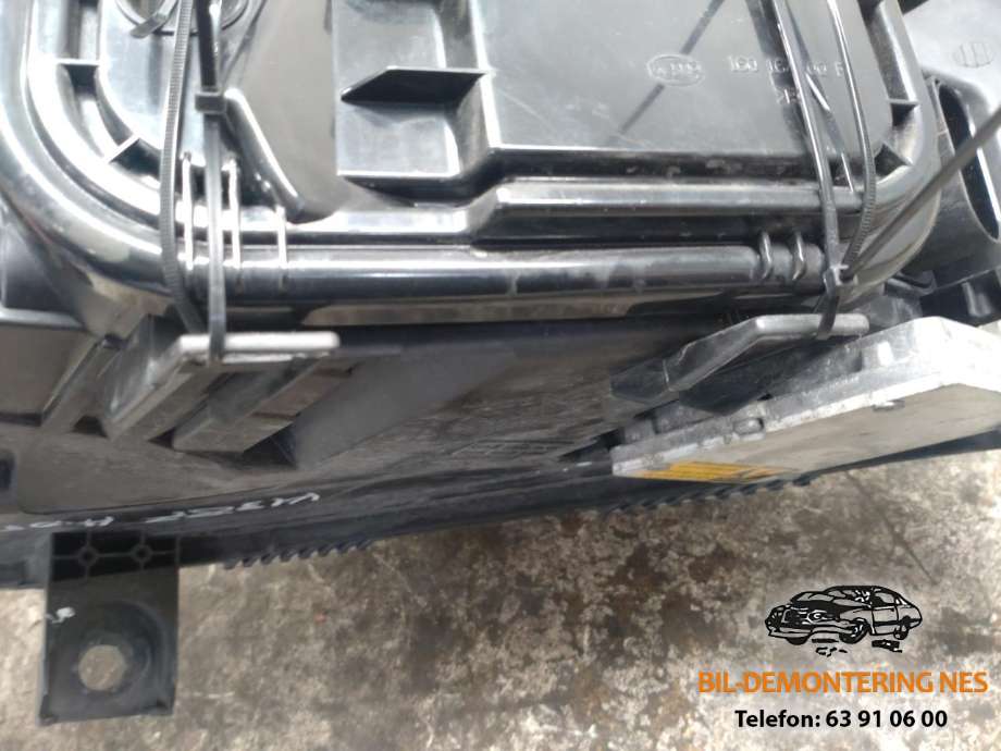 Frontlykt venstre xenon til Audi A6 2005-2008 (Type III, Fase 1) (C6) (C6) (4F0941003|)