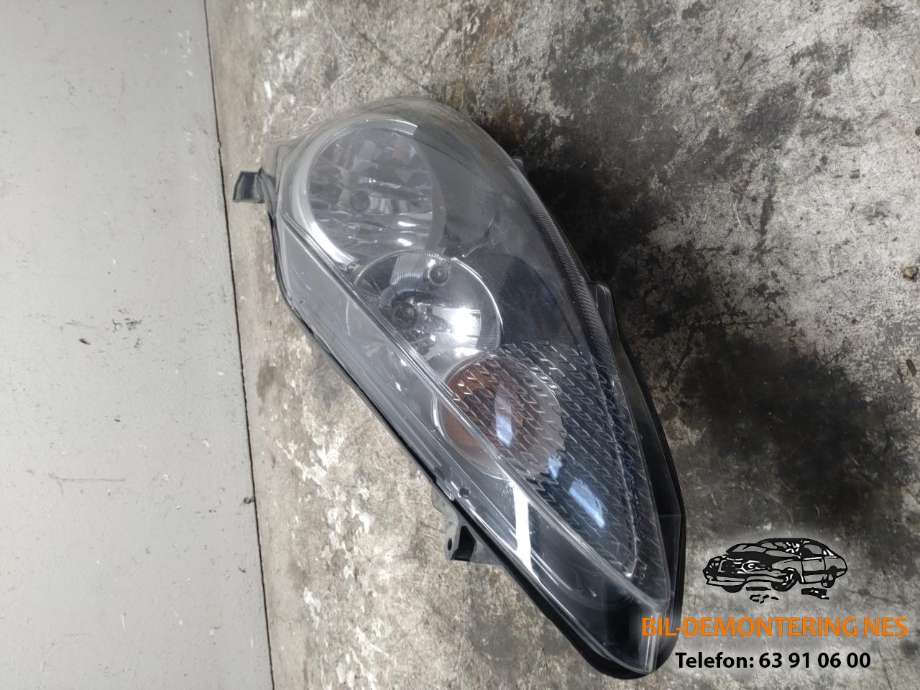 Frontlykt venstre halogen til Ford Fiesta, 2008-2012 (Type VI, Fase 1)  