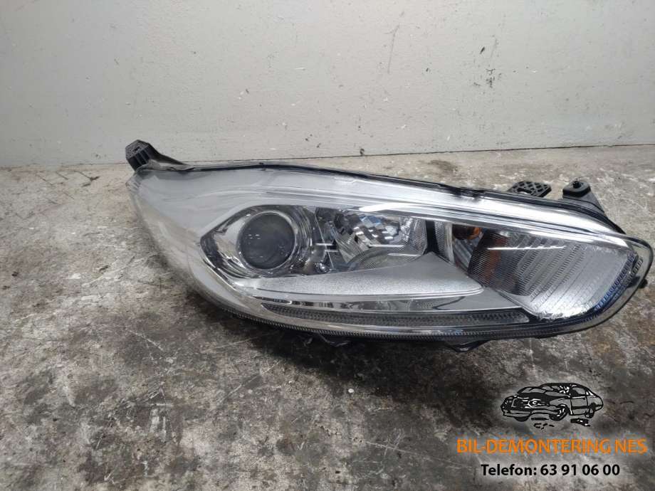 Frontlykt høyre halogen til Ford Fiesta, 2013-2017 (Type VI, Fase 2)  (C1BB-13W029-CF)