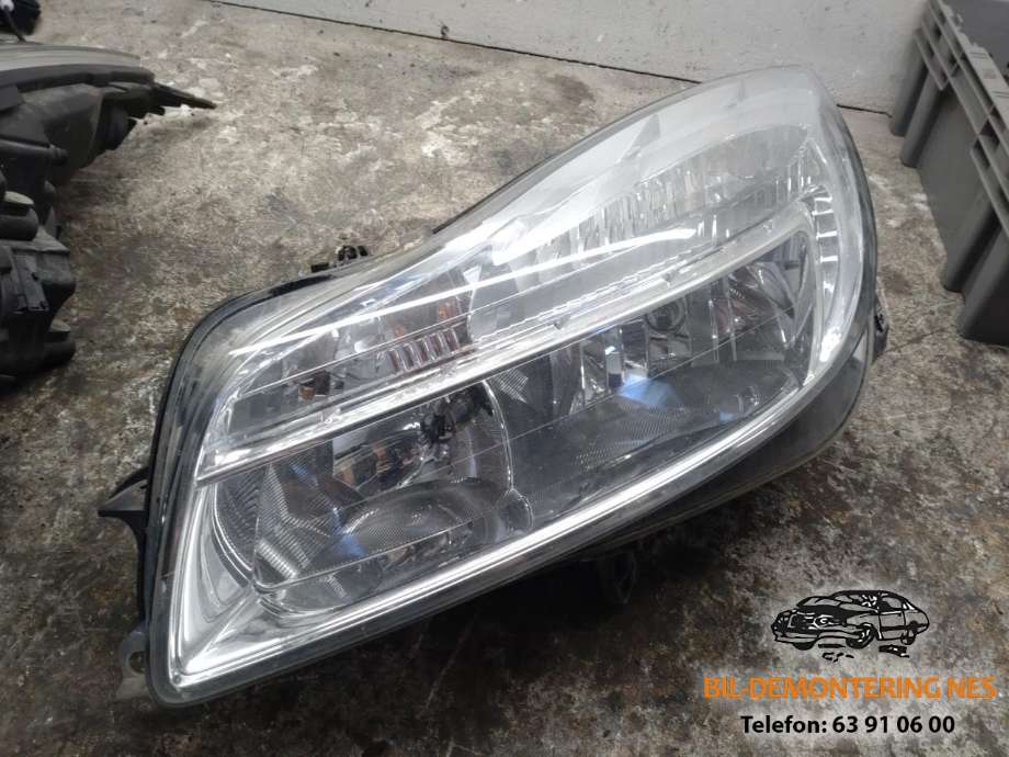 Frontlykt venstre halogen til Opel Insignia A, 2009-2014