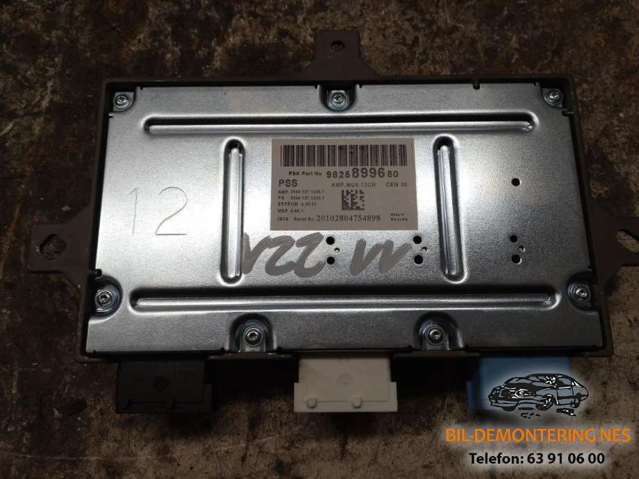 Bilstereo forsterker til Opel Grandland X 2017-->> (9825899680|)