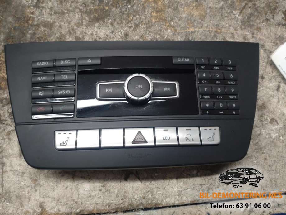 Bilstereo betjeningspanel til Mercedes C-Klasse 2011-2014 (Fase 2) (W204) (W204) (A2049050302|)