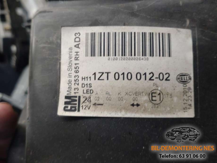 Frontlykt høyre xenon til Opel Astra J 2010-2015 (1ZT010012-02|)