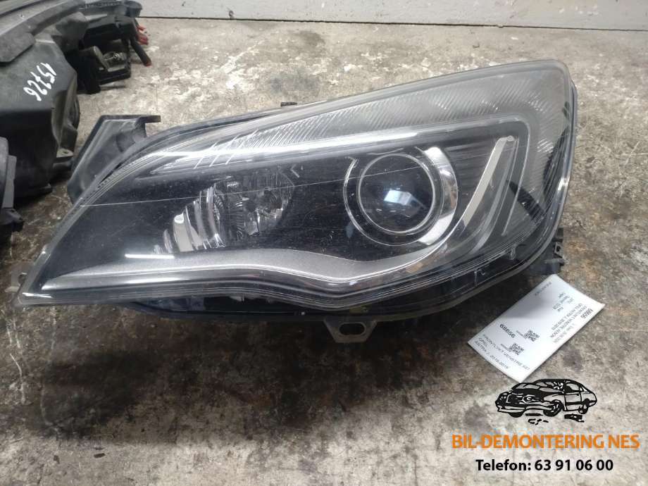 Frontlykt venstre xenon til Opel Astra J, 2010-2015  (1ZT010012-01)
