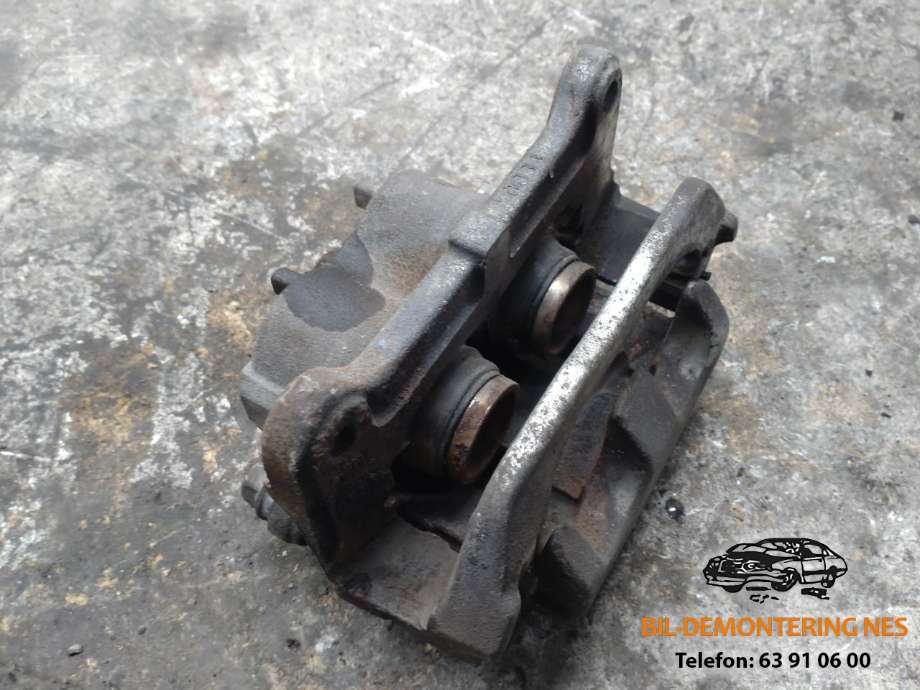 Bremsecaliper venstre foran til Mitsubishi Outlander 2015-->> (Type III, Fase 2)