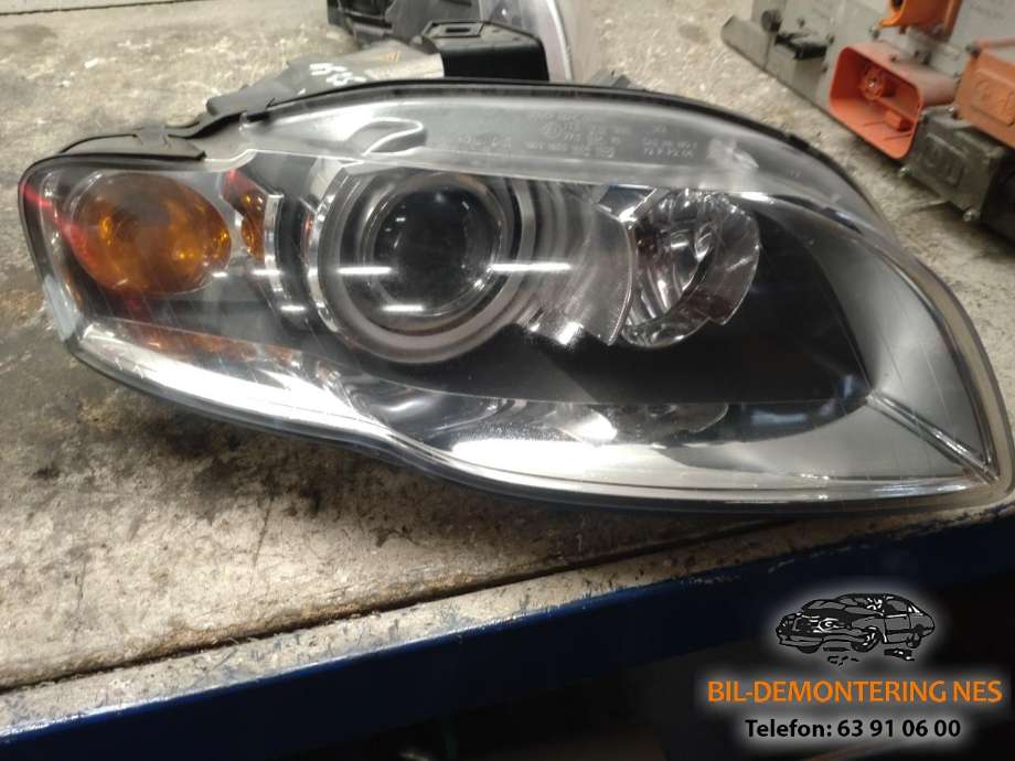 Frontlykt høyre xenon til Audi A4 2004-2008 (Type III) (B7) (B7)