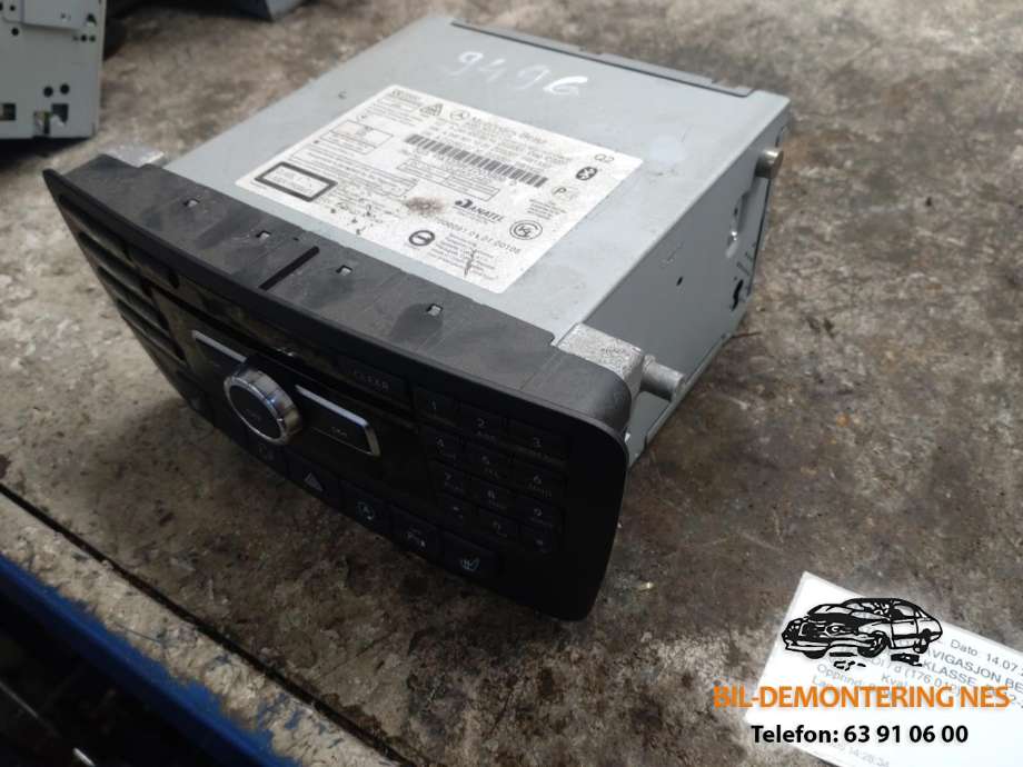 Bilstereo navigasjon betjeningspanel til Mercedes A-Klasse 2012-2018 (W176) (W176) 