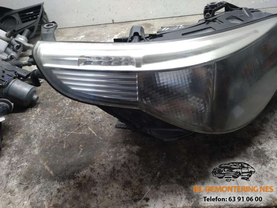 Frontlykt høyre xenon til BMW 5-Serie 2003-2010 (E60/E61) (E60/E61) (63127165572|)