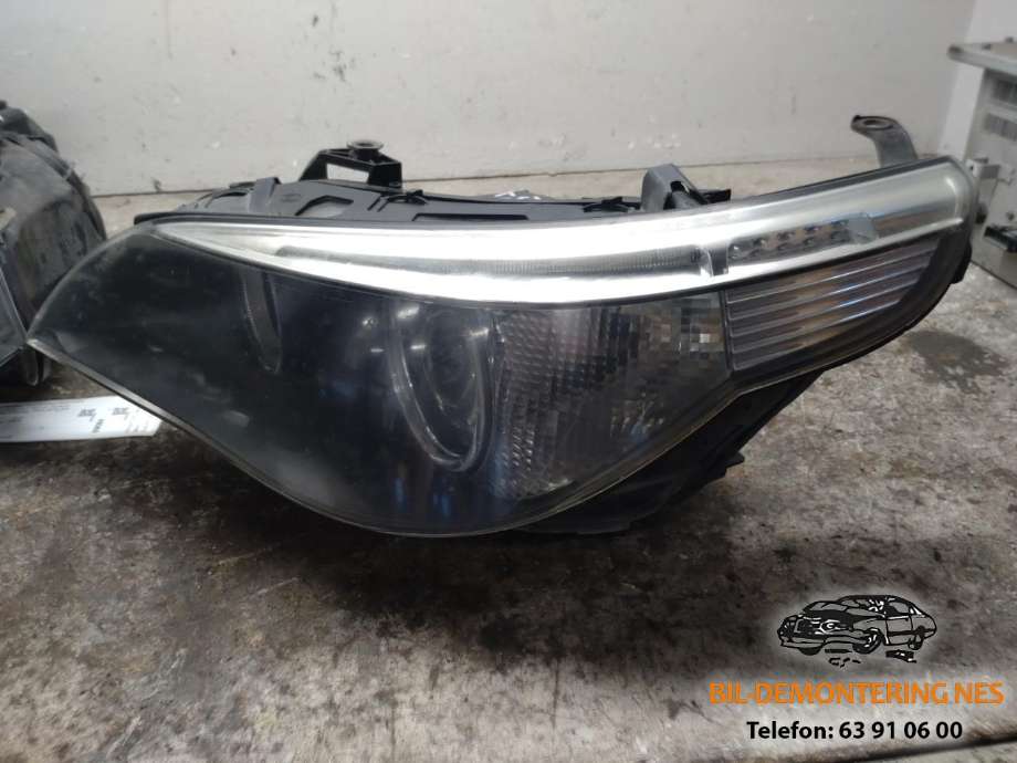Frontlykt venstre xenon til BMW 5-Serie 2003-2010 (E60/E61) (E60/E61) (63127165571|)