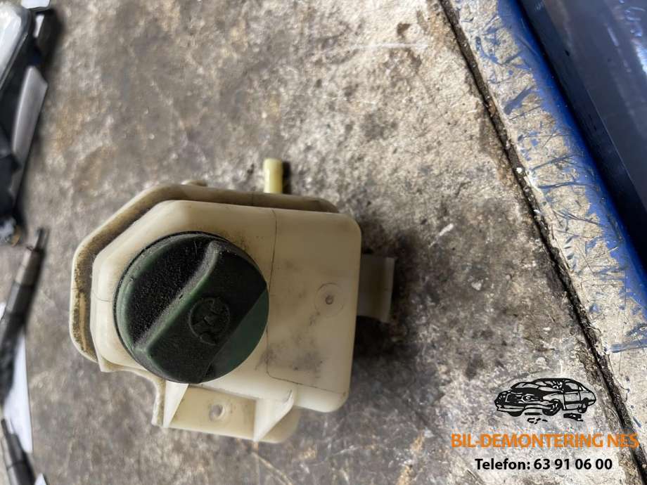 Servo oljebeholder til VW Transporter / Caravelle 2015-2019 (T6) (T6) (|7E0422371G)