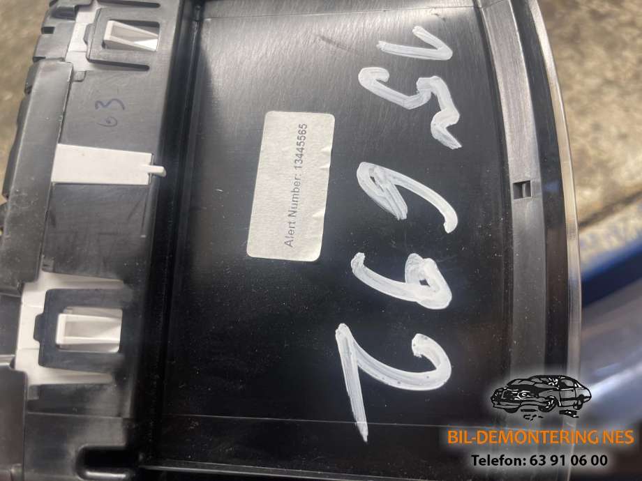Instrumentpanel til Ford Fiesta 2017-->> (Type VII)  