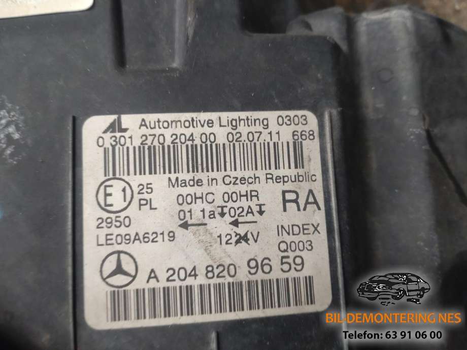 Frontlykt høyre halogen til Mercedes C-Klasse 2011-2014 (Fase 2) (W204) (W204) (A2048209659|)