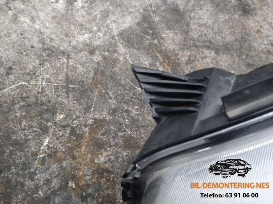 Frontlykt venstre xenon til Toyota Proace 2016-->> (Type II)  (SU001A4874|)