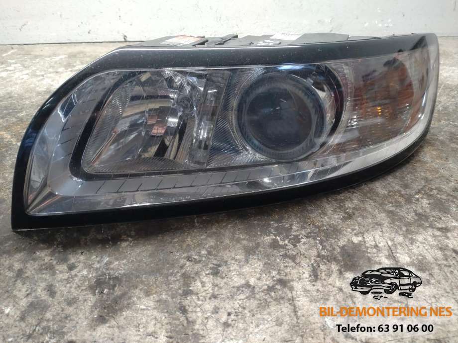 Frontlykt venstre xenon til Volvo V50 2007-2012 (Fase 2) (31265698|)