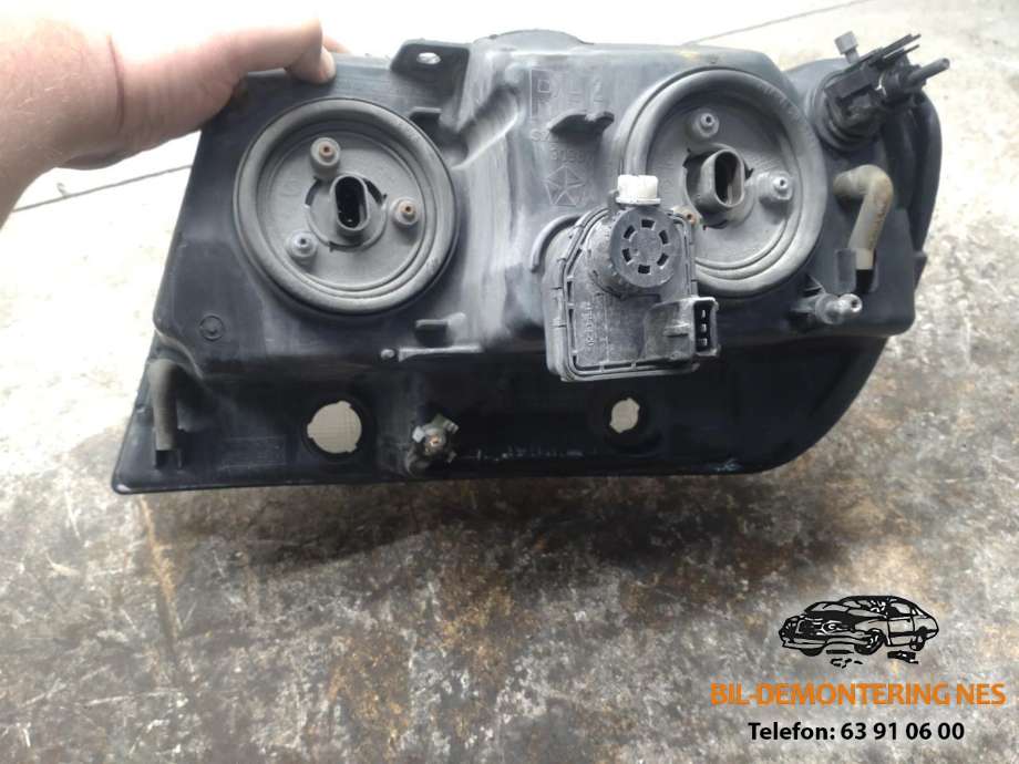 Frontlykt høyre halogen til Jeep Grand Cherokee 1999-2004  