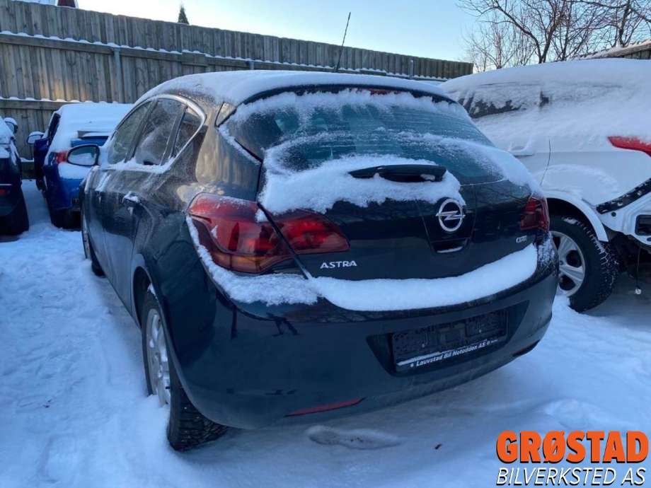 Opel Astra J 2010-2015 , Motorkode: A17DTR, Girkassekode: 