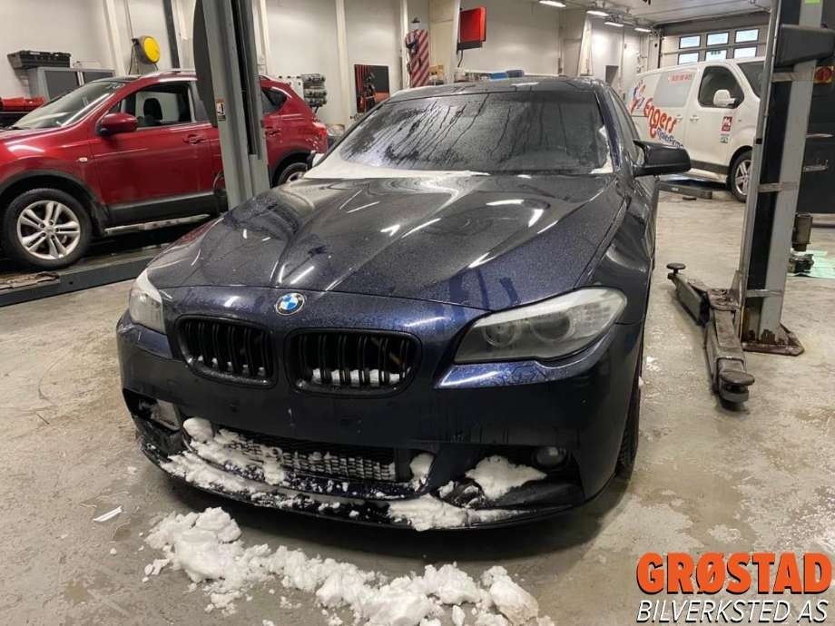 BMW 5-Serie 2010-2017 (F10/F11) (F10/F11), Motorkode: N57D30A, Girkassekode: