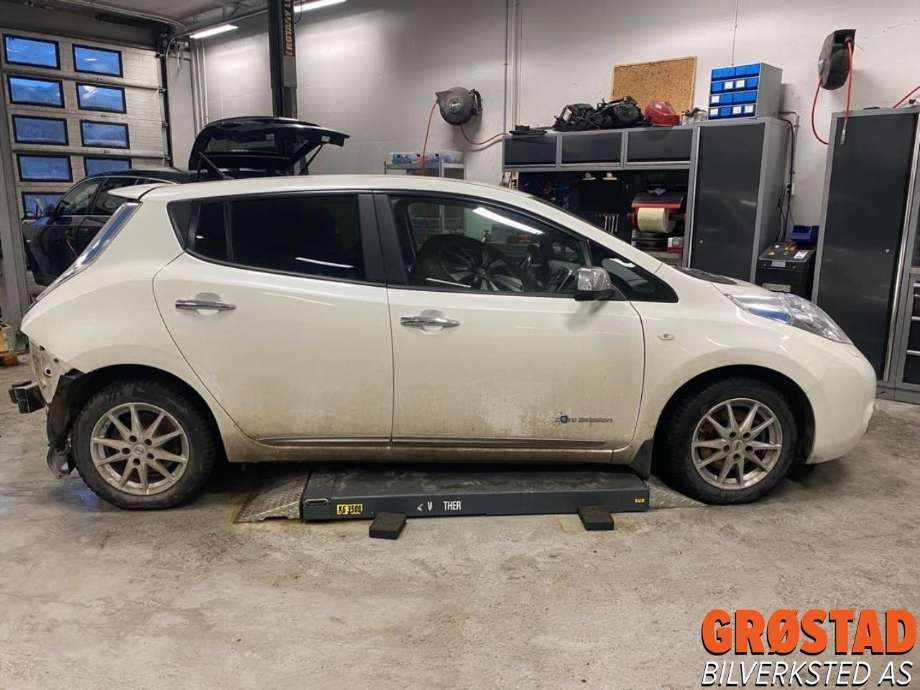 Nissan Leaf 2011-2017 (Type I) , Motorkode: EM57, Girkassekode: 