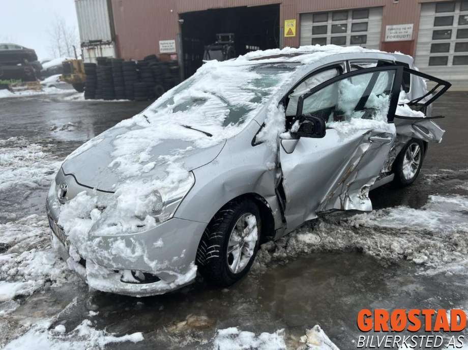 Toyota Verso 2009-2016 (Type III) , Motorkode: 1AD-FTV, Girkassekode: