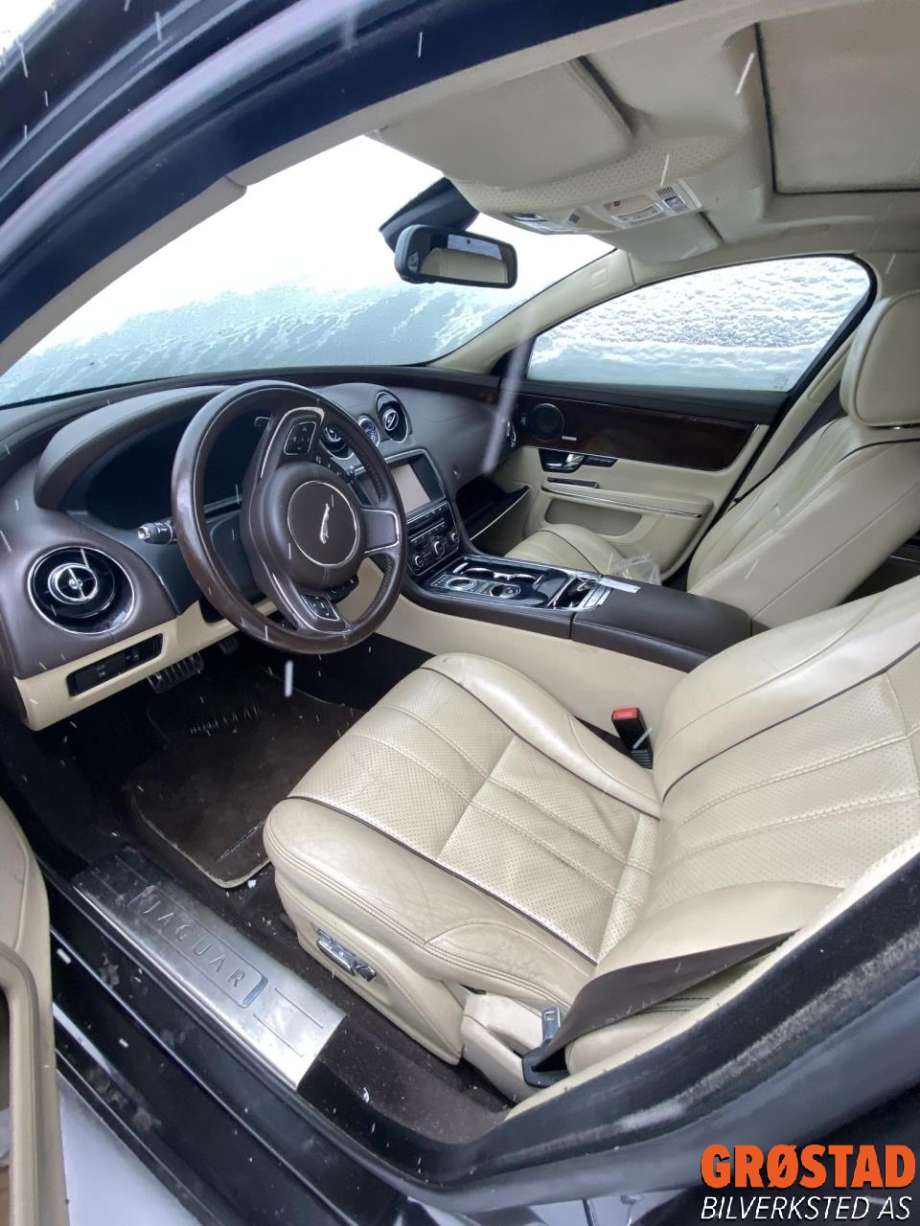 Jaguar XJ X351 2010-->> , Motorkode: 306DT, Girkassekode: 