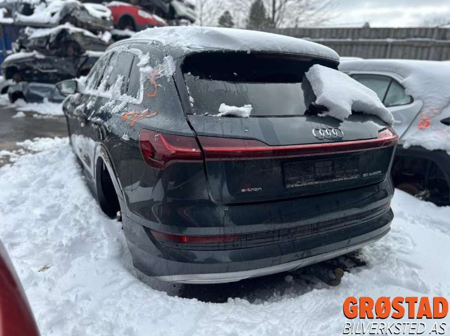Audi e-tron 2018-->> delebil , Motorkode: EAS|EAW, Girkassekode: 