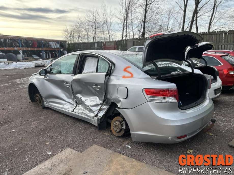 Toyota Avensis 2009-2015 (Type III, Fase 1) , Motorkode: 2AD-FHV, Girkassekode: 