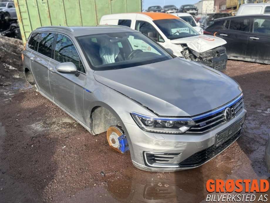 VW Passat 2015-2019 (Fase 1) (B8) (B8), Motorkode: CUKC, Girkassekode: RXG