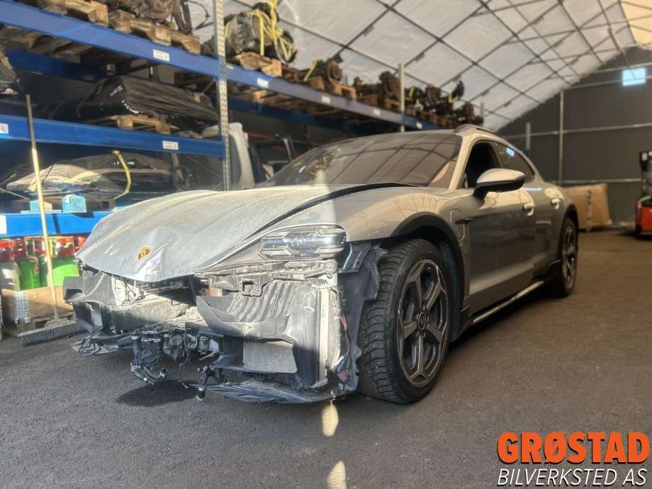 Porsche Taycan, 2019->>  delebil , Motorkode: EBG|EBF