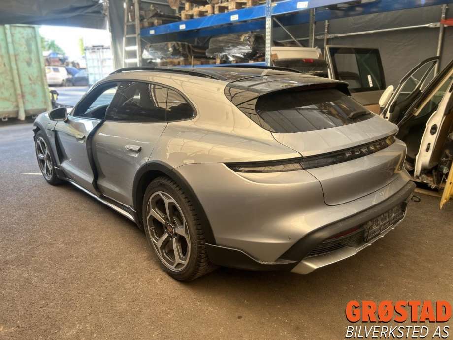 Porsche Taycan 2019-->> , Motorkode: EBG|EBF, Girkassekode: 