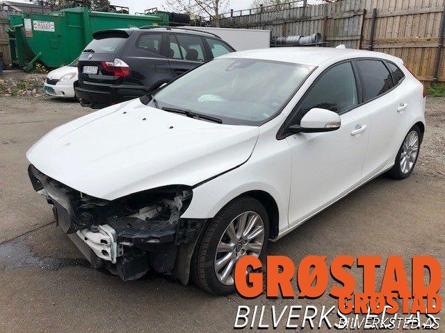 Volvo V40 2012-2019 , Motorkode: D4162T, Girkassekode: