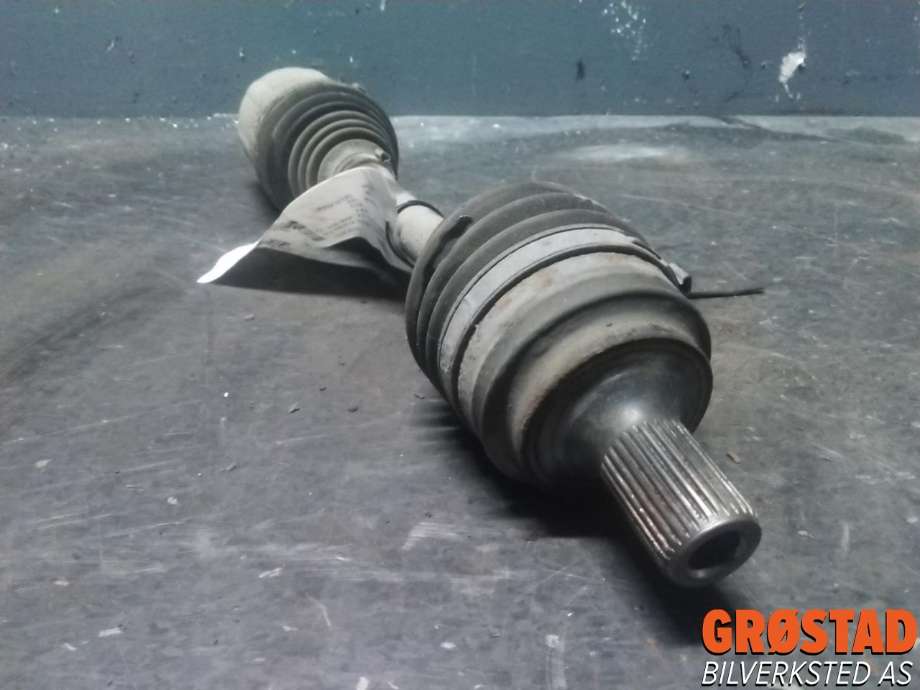 Drivaksel høyre foran, diesel/automat til Mercedes GLK 2008-2015 (X204) (X204) (A 204 330 16 00|A 204 330 16 00 80|)