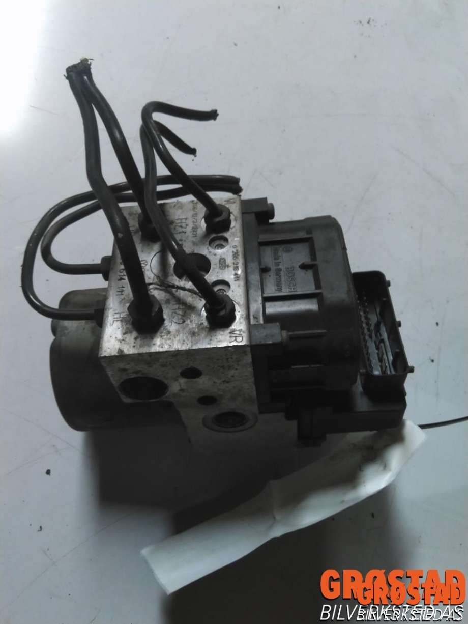 ABS sentral til Audi A4 1995-1999 (Type I, Fase 1) (B5) (B5) (027300132|)