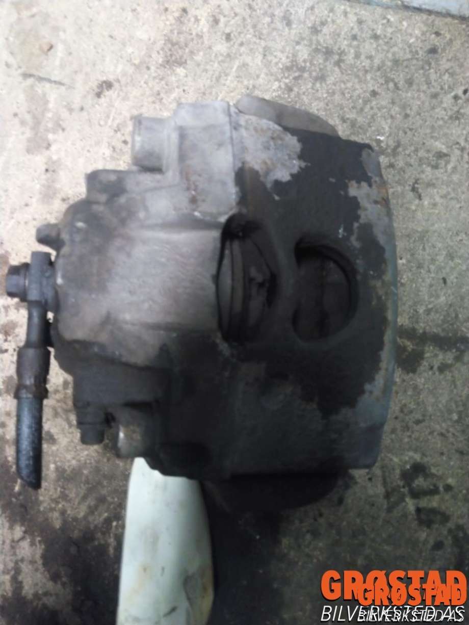 Bremsecaliper høyre foran til Saab 9-3 2003-2007 (Type II, Fase 1)